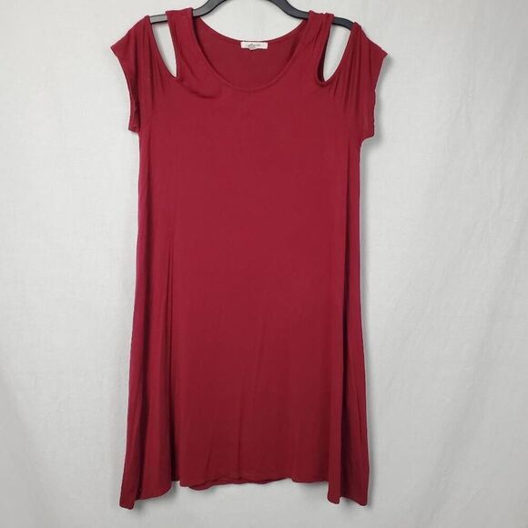 Maurices Medium Burgundy Solid Cold-Shoulder Cap Sleeve T-Shirt Dress - Picture 2 of 7